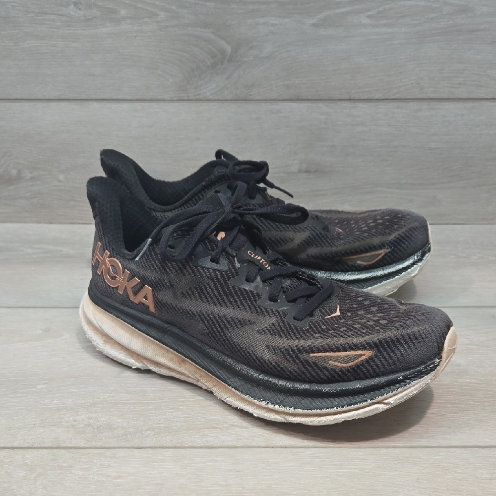 Hoka One One Womens Clifton 9 Athleic Running Shoes Sneakers Sz 9.5B